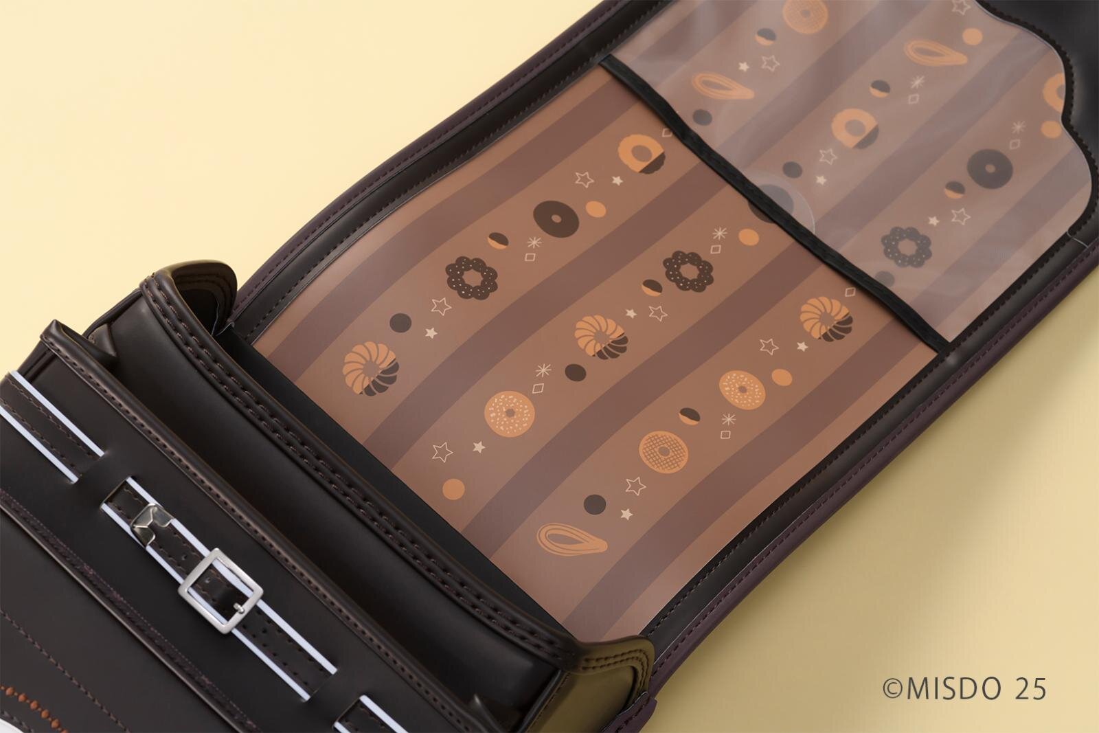 미스터 도넛 X 핏짱 협업 책가방 디테일 클로즈업