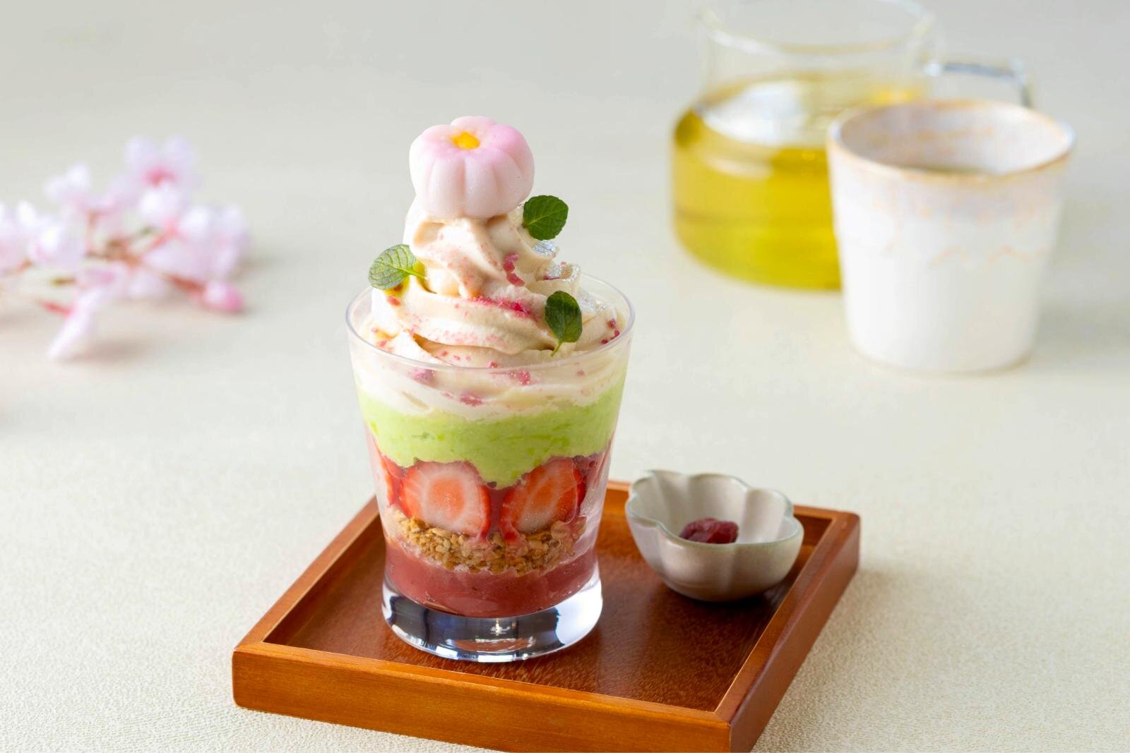 2026년 4월_아름다운 디저트_Cosme Kitchen Adaptation 한신 우메다_하나모치 벚꽃 파르페